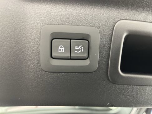 Certified 2025 MAZDA CX-70 Plug-In Hybrid w/ Premium Plus image 5