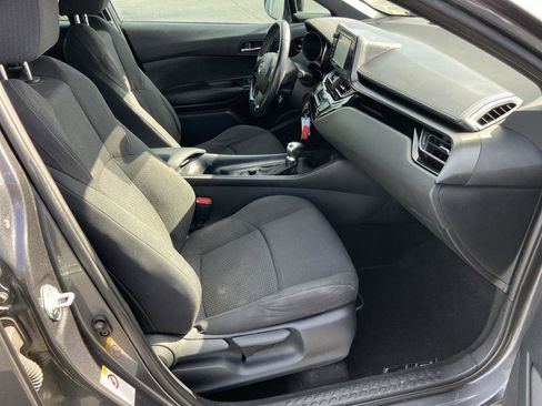 Used 2018 Toyota C-HR XLE image 32