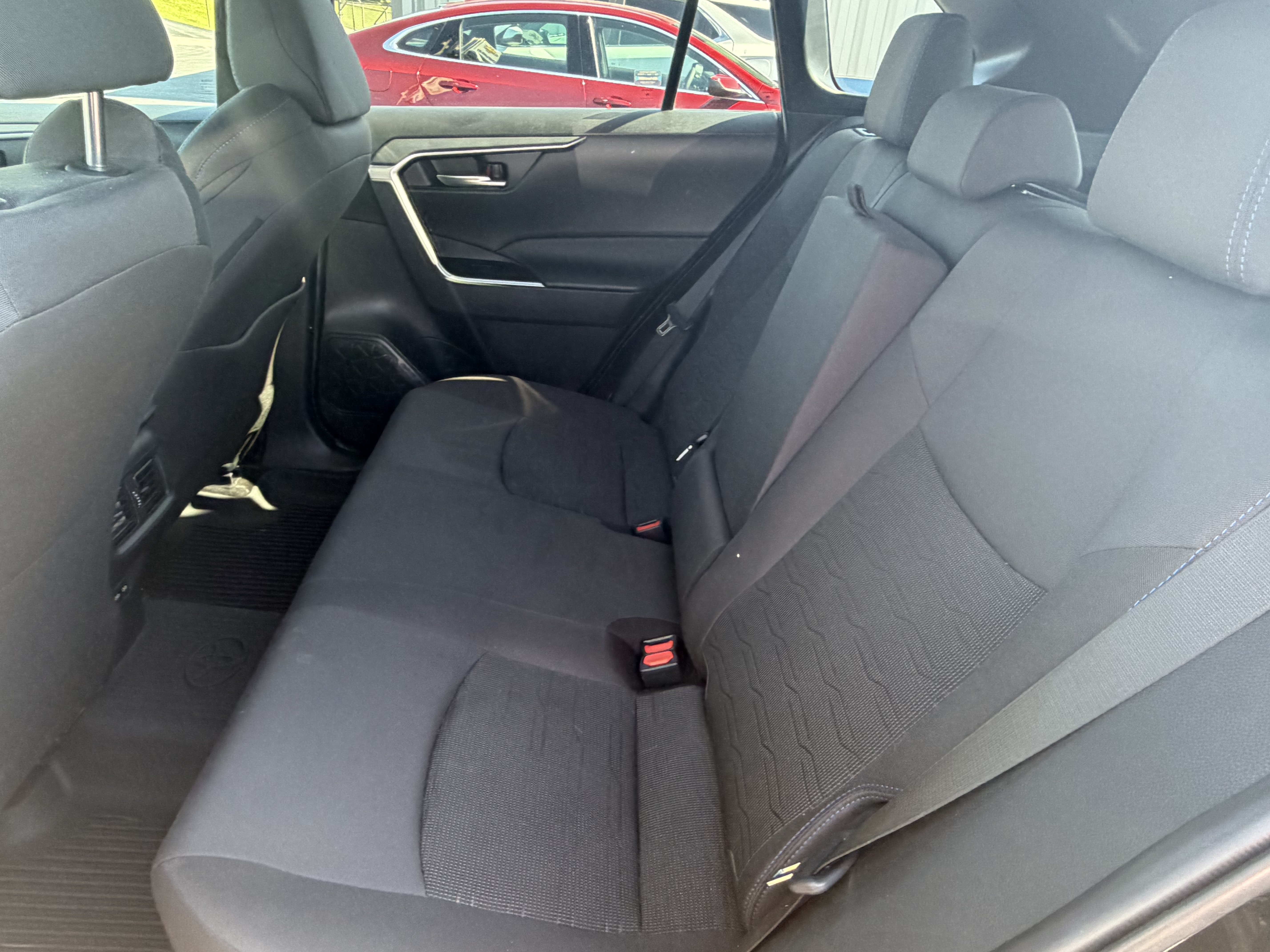 Used 2024 Toyota RAV4 SE w/ Convenience Package AWD/4WD image 24