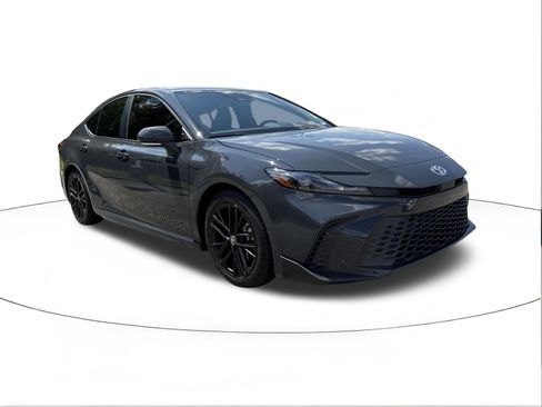 Used 2025 Toyota Camry SE w/ Multimedia Upgrade Package FWD image 1