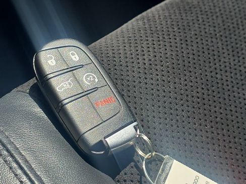 Used 2018 Jeep Grand Cherokee Altitude AWD/4WD image 24