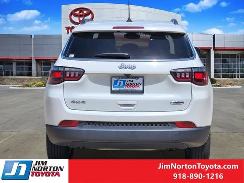 Used 2024 Jeep Compass Latitude AWD/4WD image 6