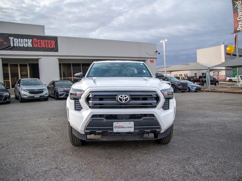 Used 2024 Toyota Tacoma SR image 3