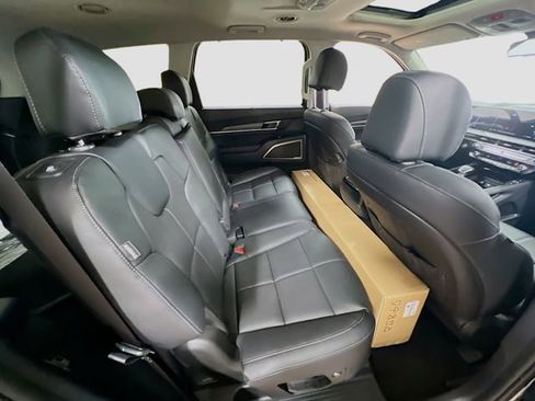 New 2025 Kia Telluride EX image 31