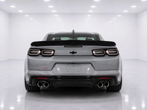Used 2019 Chevrolet Camaro LT RWD image 4