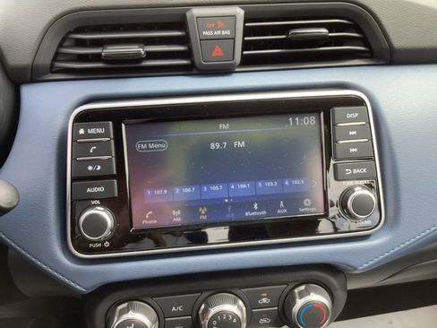 Used 2025 Nissan Versa SV w/ Trunk Package FWD image 15