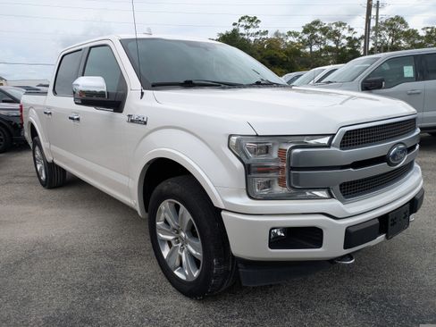 Certified 2019 Ford F150 Platinum w/ Equipment Group 701A Luxury AWD/4WD image 2