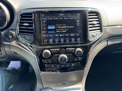 Used 2020 Jeep Grand Cherokee Overland AWD/4WD image 29