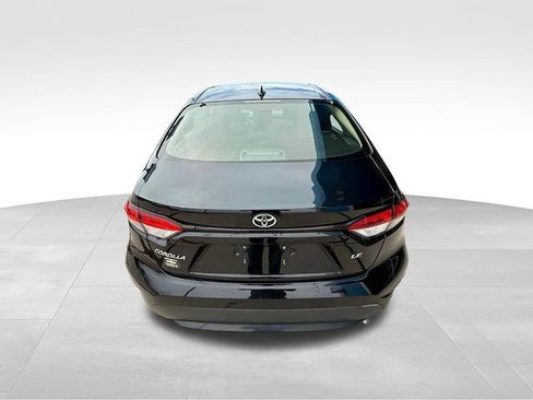 Used 2020 Toyota Corolla LE FWD image 5