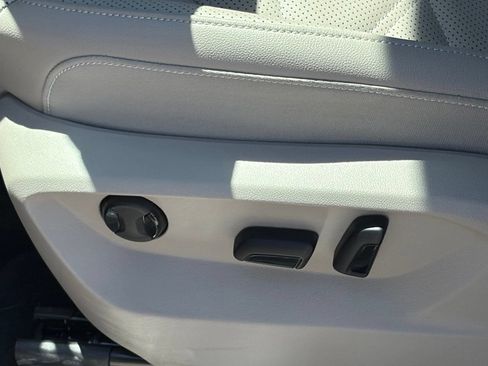 Used 2026 Volkswagen Atlas SE FWD image 4