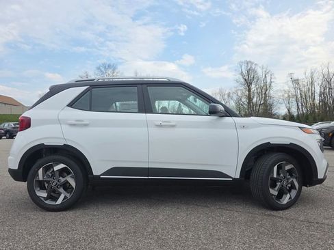 New 2026 Hyundai Venue SEL image 16