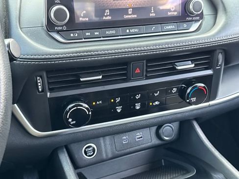 Used 2022 Nissan Rogue S image 13