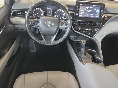 Used 2022 Toyota Camry SE FWD image 12