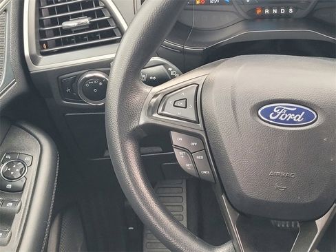 Used 2024 Ford Edge SE w/ Black Appearance Package image 12