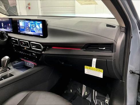 New 2026 Nissan Sentra SR w/ SR Premium Package FWD image 36