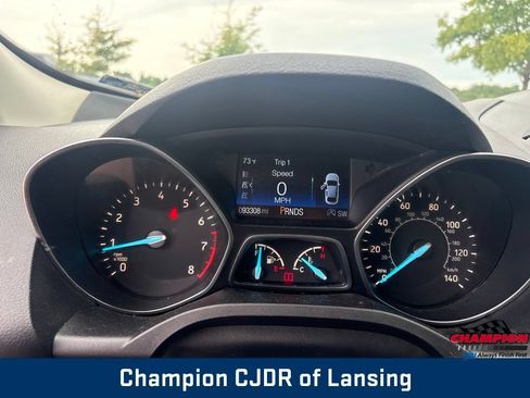 Used 2019 Ford Escape SE FWD image 17