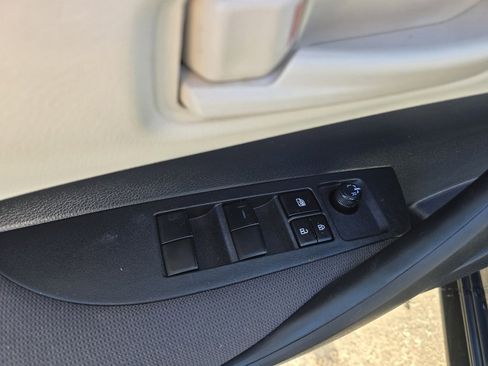 Used 2022 Toyota Corolla LE image 16