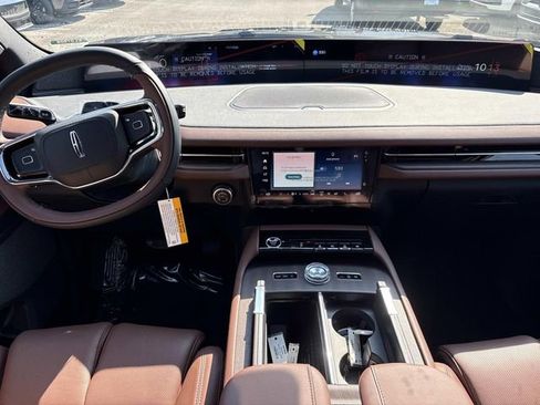 New 2026 Lincoln Navigator L Reserve AWD/4WD image 16