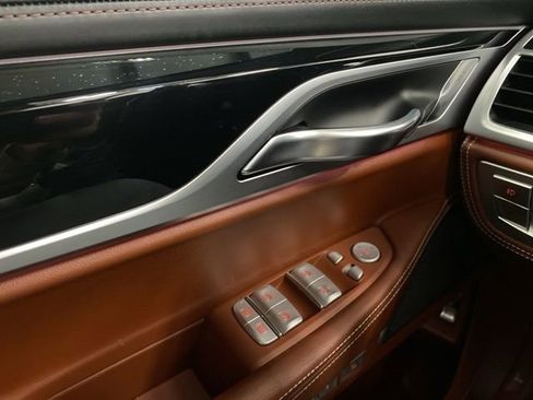 Used 2018 BMW 750i xDrive image 21