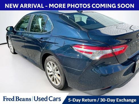 Used 2020 Toyota Camry LE FWD image 4