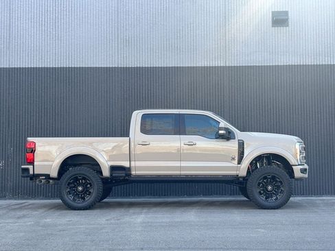 New 2026 Ford F250 Lariat w/ Black Appearance Package image 7