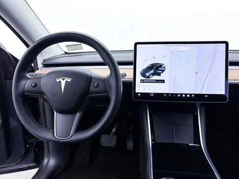Used 2020 Tesla Model Y Long Range AWD/4WD image 2