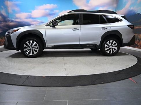 Used 2025 Subaru Outback Premium w/ Popular Package #1A image 5