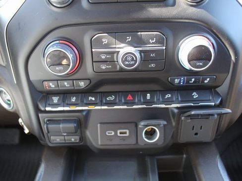 Used 2022 Chevrolet Silverado 2500 LTZ w/ LTZ Premium Package image 37