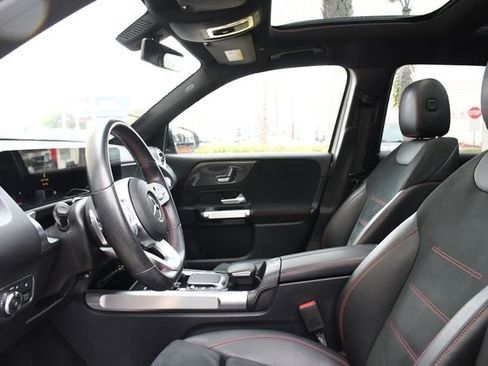 Used 2021 Mercedes-Benz GLB 250 GLB 250 image 23