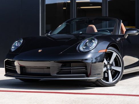 Used 2025 Porsche 911 Carrera RWD image 7