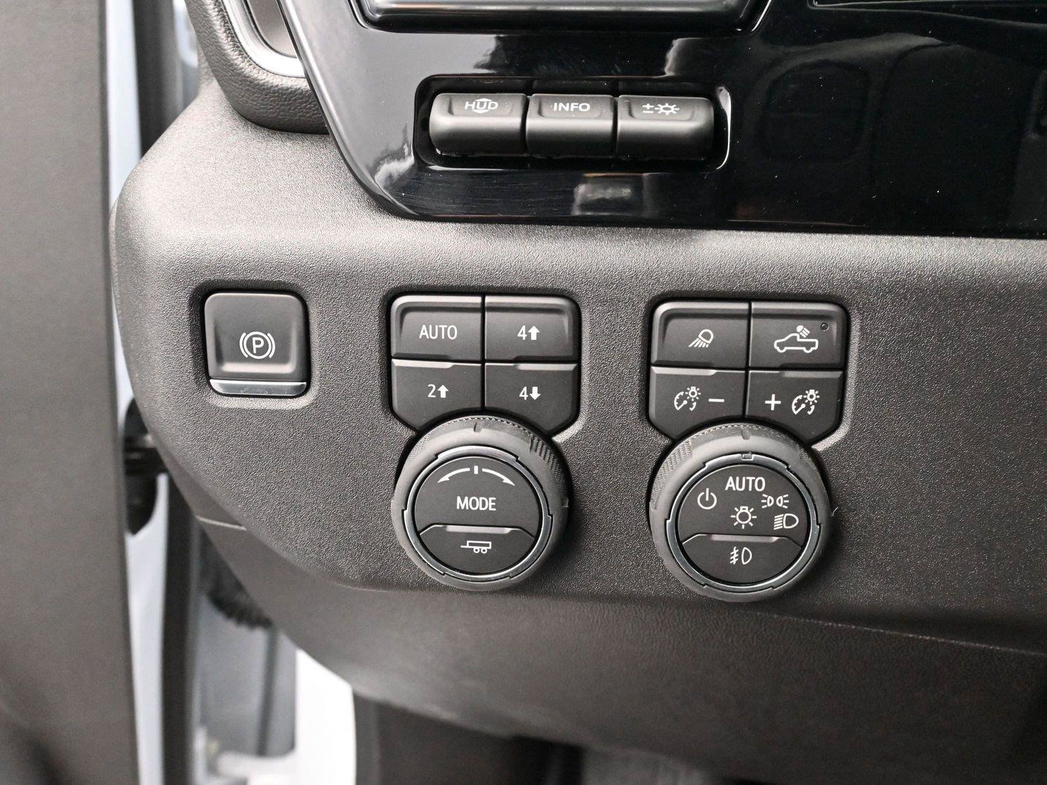 Used 2026 Chevrolet Silverado 3500 High Country w/ Technology Package AWD/4WD image 21