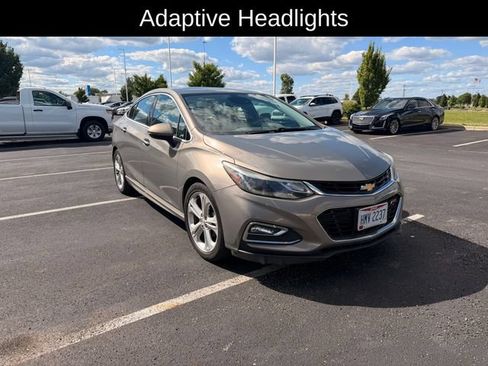Used 2018 Chevrolet Cruze Premier FWD image 8