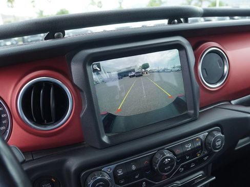 Certified 2020 Jeep Gladiator Rubicon AWD/4WD image 16