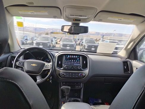 Used 2018 Chevrolet Colorado Z71 AWD/4WD image 12