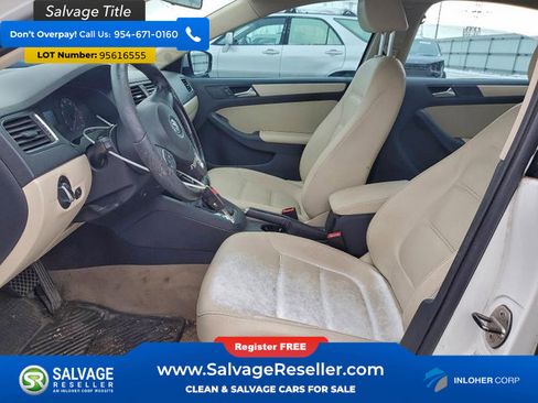 Used 2011 Volkswagen Jetta SE image 4