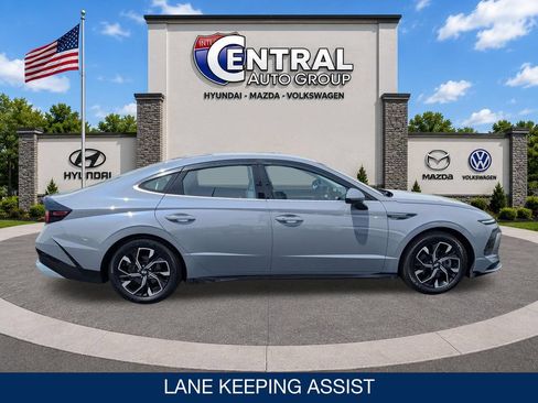 Certified 2024 Hyundai Sonata SEL AWD/4WD image 9