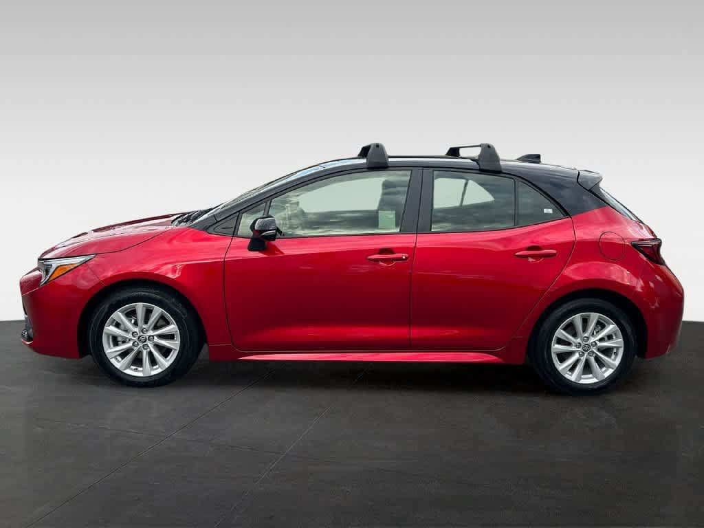 Used 2025 Toyota Corolla SE w/ SE Package FWD image 3