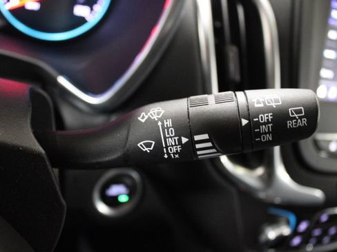 Used 2021 Chevrolet Equinox LT image 36