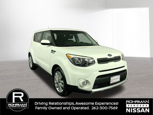 Used 2018 Kia Soul + image 3