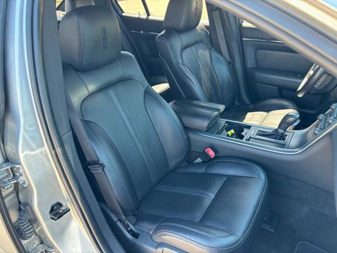 Used 2012 Lincoln MKS AWD image 8