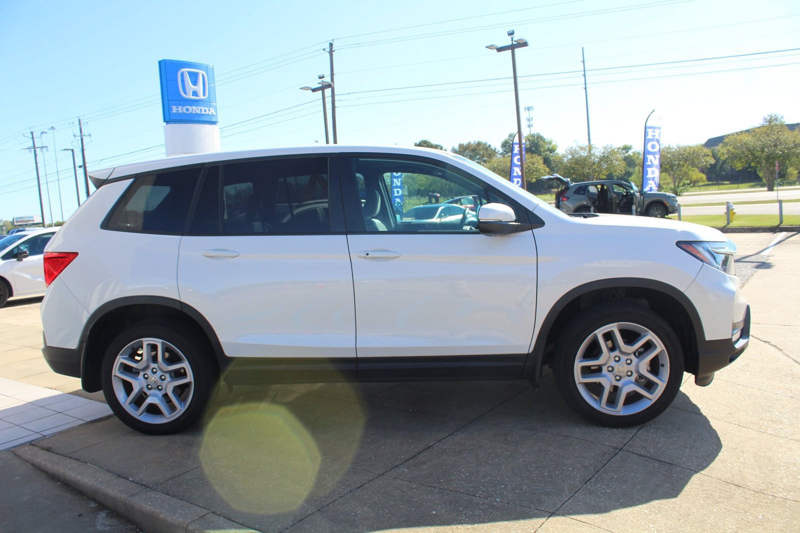 Used 2024 Honda Passport EX-L image 4