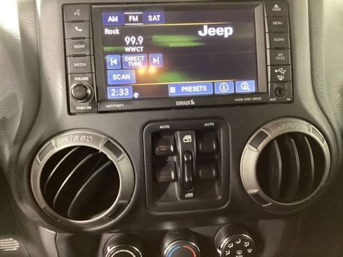 Used 2017 Jeep Wrangler Unlimited Sport AWD/4WD image 21