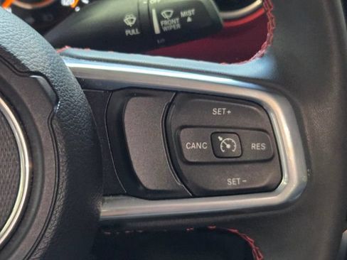 Used 2023 Jeep Gladiator Rubicon w/ Cold Weather Group AWD/4WD image 8