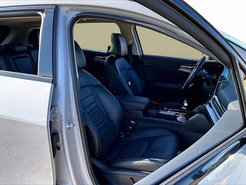 Certified 2023 Kia Sportage SX image 7