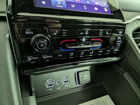 New 2025 Jeep Grand Cherokee L Altitude image 26