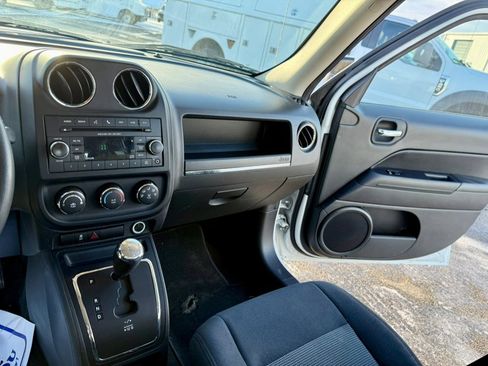 Used 2016 Jeep Patriot Sport w/ Power Value Group image 14