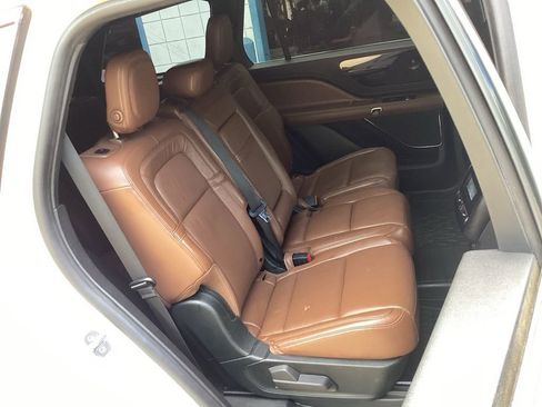 Used 2020 Lincoln Aviator Reserve image 39