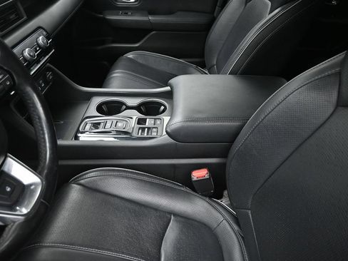 Used 2023 Honda Pilot Elite image 21