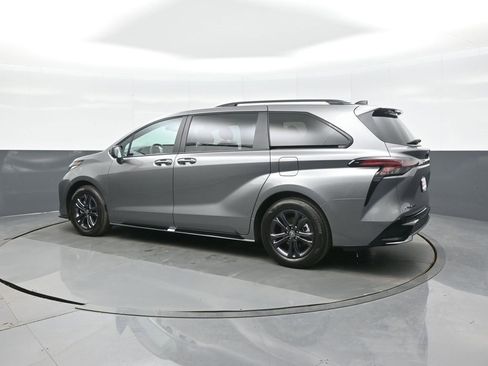 Certified 2026 Toyota Sienna XSE image 5