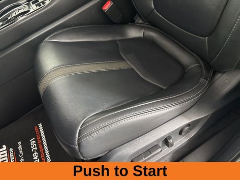 Used 2024 Honda Pilot Touring image 9